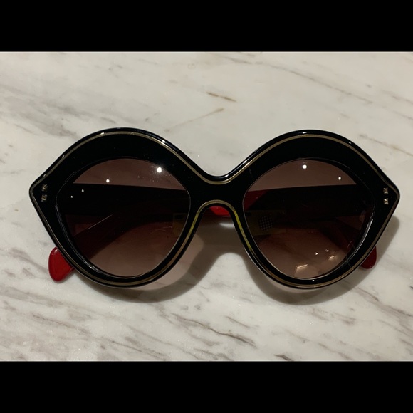 Valentino Cat-Eye Sunglasses Red Black Gold w Case